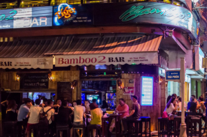 Australian Tourist Overexplains Keeping 12,000 Dong Change From Vietnamese Bar Bill Rather Than Tipping Staff